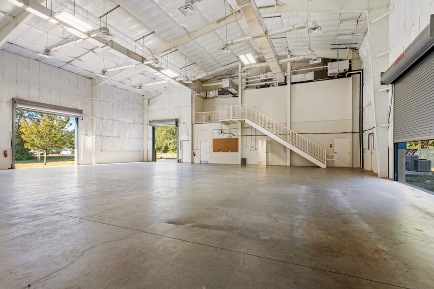 More Photos Of 6515 NW 16th St, Gainesville Manufacturing For Lease
