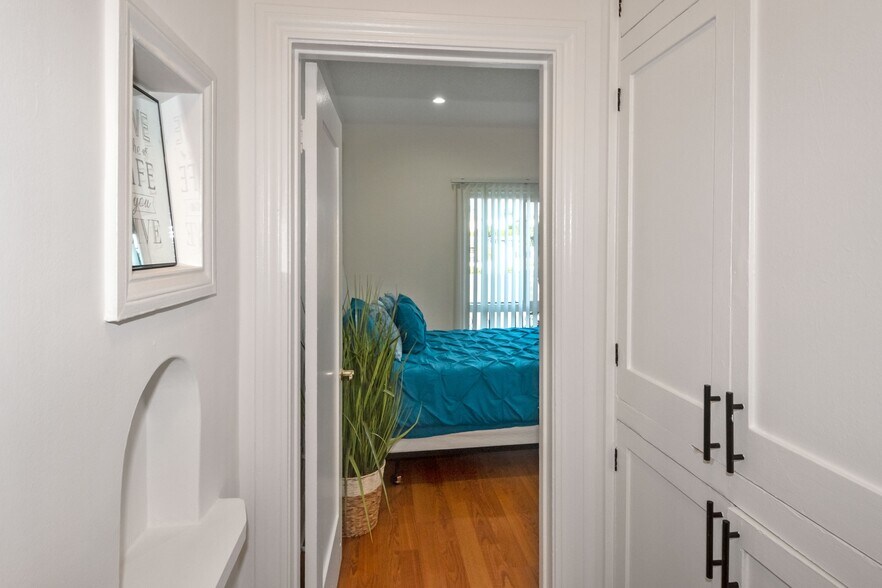 More Photos Of 1296 S Citrus Ave, Los Angeles Apartments For Sale