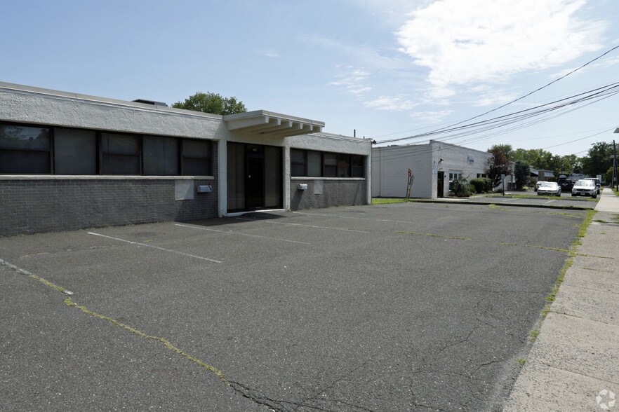 More Photos Of 448 Whitehead Rd, Hamilton Unknown For Lease