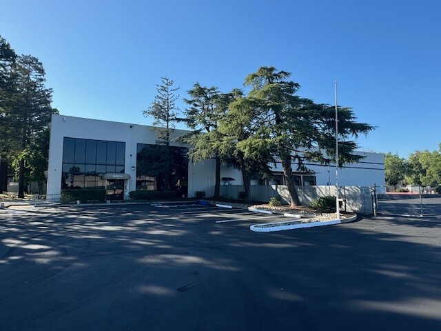 Primary Photo Of 550 Carnegie St, Manteca Warehouse For Sale