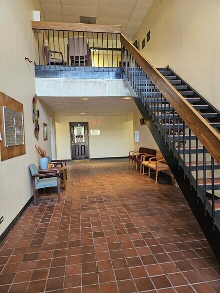 More Photos Of 19150 S Kedzie Ave, Flossmoor Office For Lease