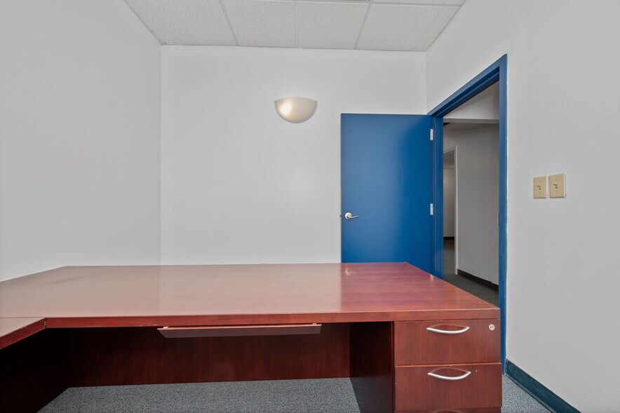 More Photos Of 4630 Pleasant Ave, Fairfield Medical For Lease