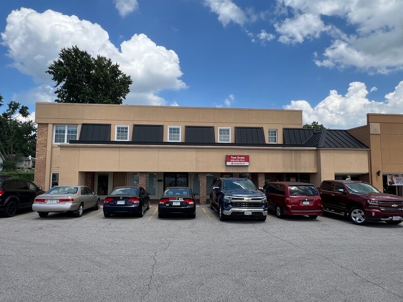 More Photos Of 2099 Bentley Plz, Fenton Unknown For Lease