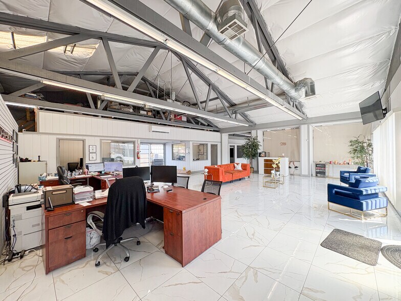 More Photos Of 7817-7829 Fair Oaks Blvd, Carmichael Auto Dealership For Sale