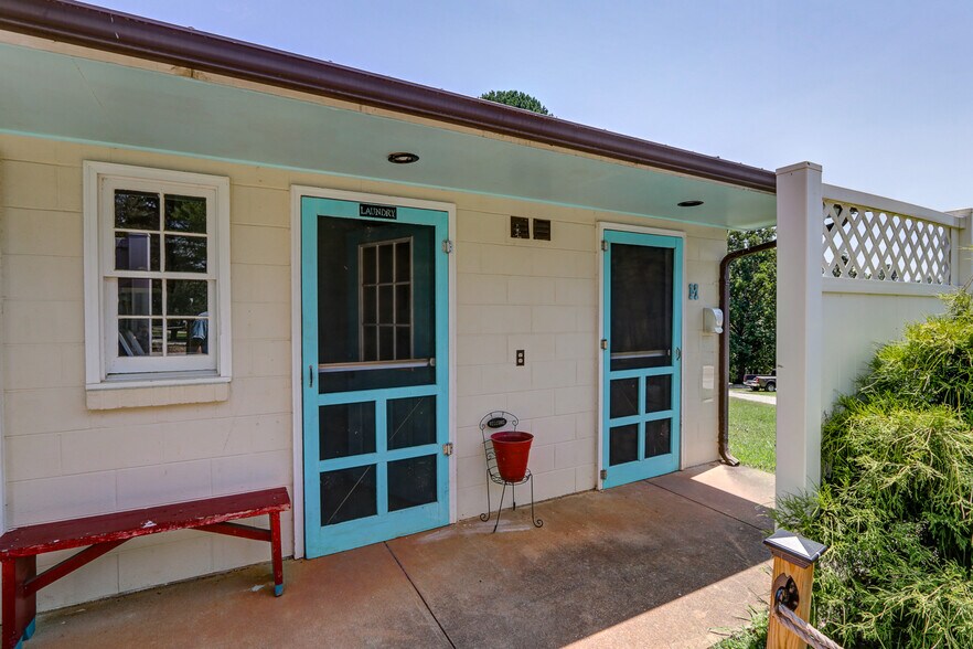 More Photos Of 1105 W Lake Rd, Spout Spring Trailer Camper Park For Sale