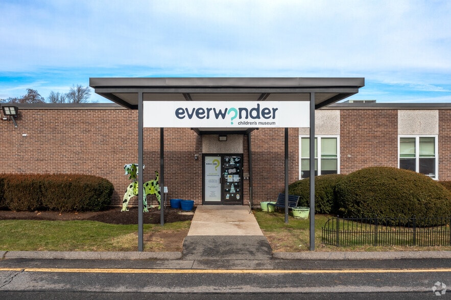 More Photos Of 31 Pecks Ln, Newtown Manufacturing For Sale