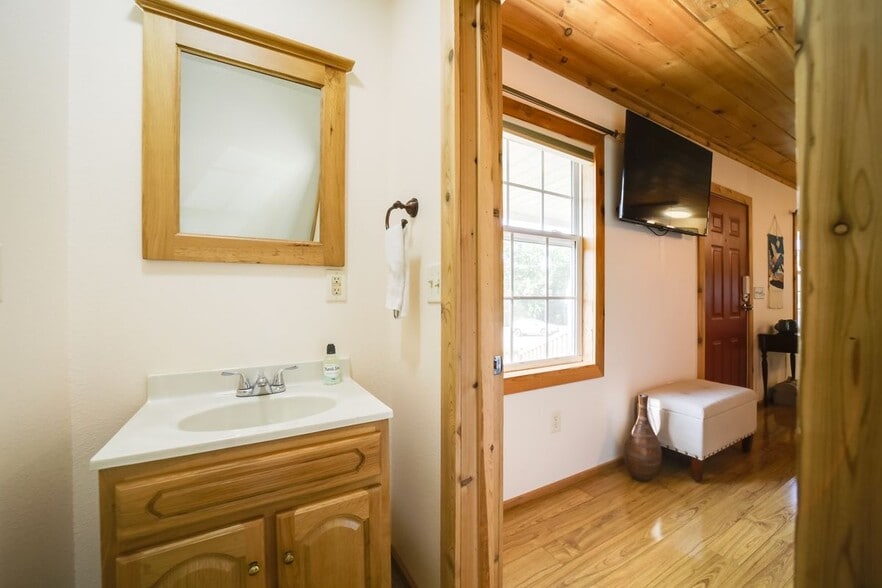 More Photos Of 104 Circle Rd, Newport Manufactured Housing Mobile Home Park For Sale