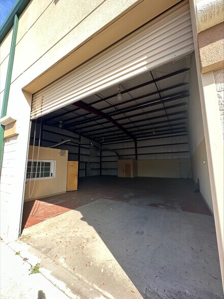 More Photos Of 7480 Narcoossee Rd, Orlando Flex For Lease