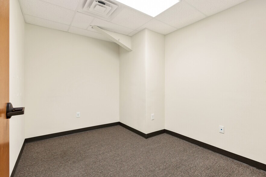 More Photos Of 26243 State Highway 51, Wagoner Medical For Sale