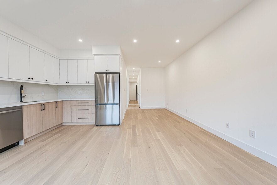 More Photos Of 14 Holmesdale Rd, Toronto Apartments For Sale