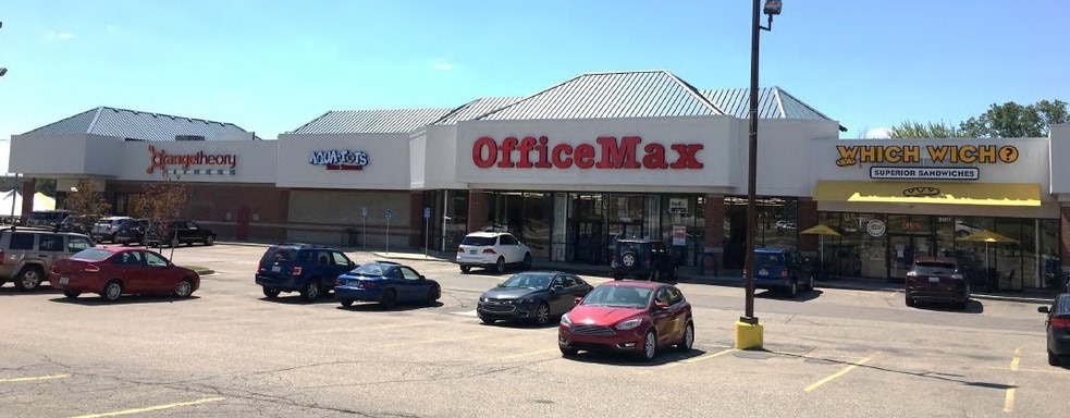 Primary Photo Of 31215-31221 W 14 Mile Rd, Farmington Hills Freestanding For Lease