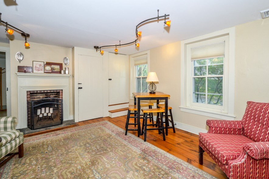 More Photos Of 69 E Oakland Ave, Doylestown Office For Sale