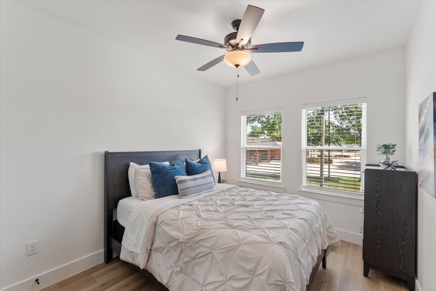 More Photos Of 196 W 17th St, Mount Pleasant Apartments For Sale