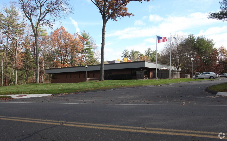 Primary Photo Of 40 Darling Dr, Avon Office For Lease