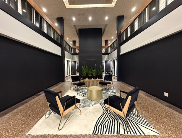 More Photos Of 3015 E Skelly Dr, Tulsa Medical For Lease