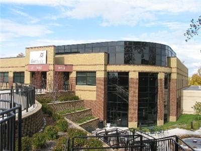 More Photos Of 4293 Lexington Ave N, Arden Hills Office For Lease