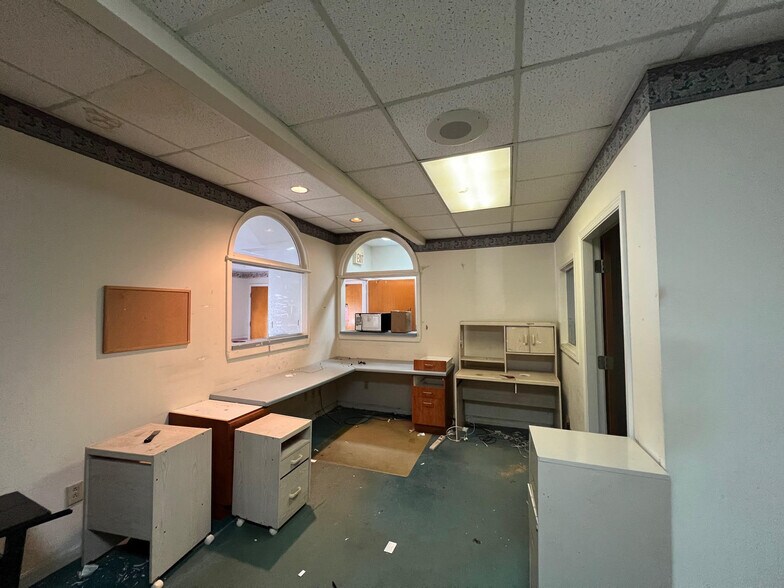 More Photos Of 1075 Cornwall drive dr, Madison Office For Sale