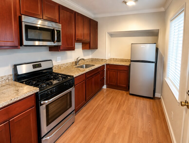 More Photos Of 368 Adams St, Oakland Apartments For Sale