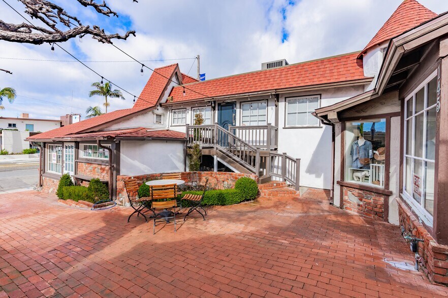 More Photos Of 1400 Glenneyre St, Laguna Beach Storefront Retail Office For Sale