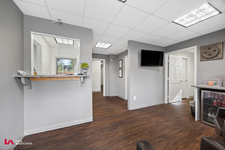 More Photos Of 885 Cripple Creek Dr, Lawrenceville Warehouse For Lease