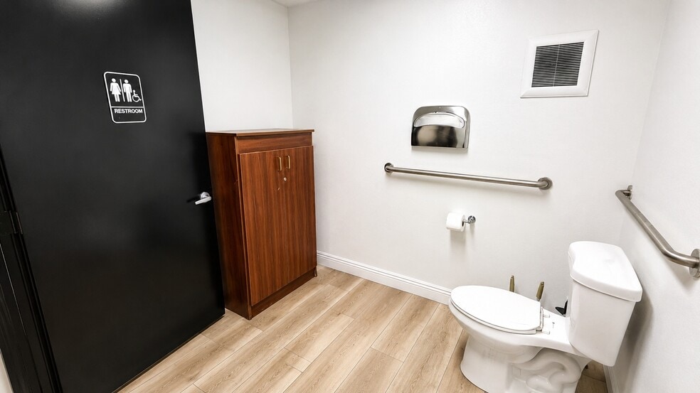 More Photos Of 4516 W Charleston Blvd, Las Vegas Freestanding For Sale