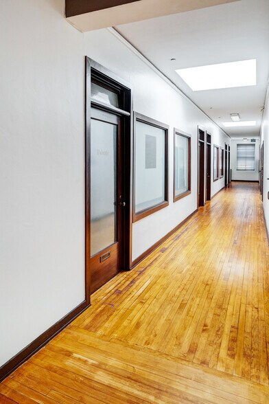 More Photos Of 200-208 N Broadway, Santa Ana Storefront Retail Office For Lease