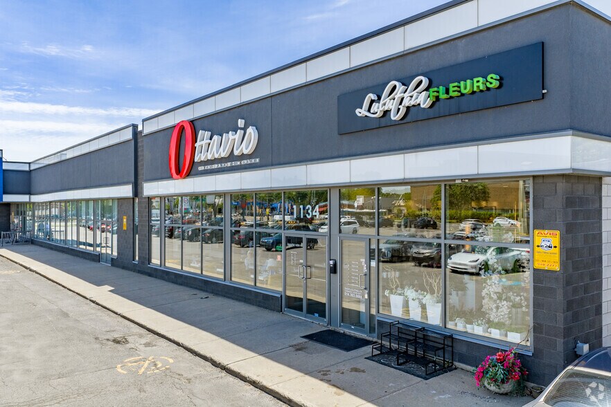 More Photos Of 1110-1146 Boul Marcel-Laurin, Saint-Laurent Storefront For Lease