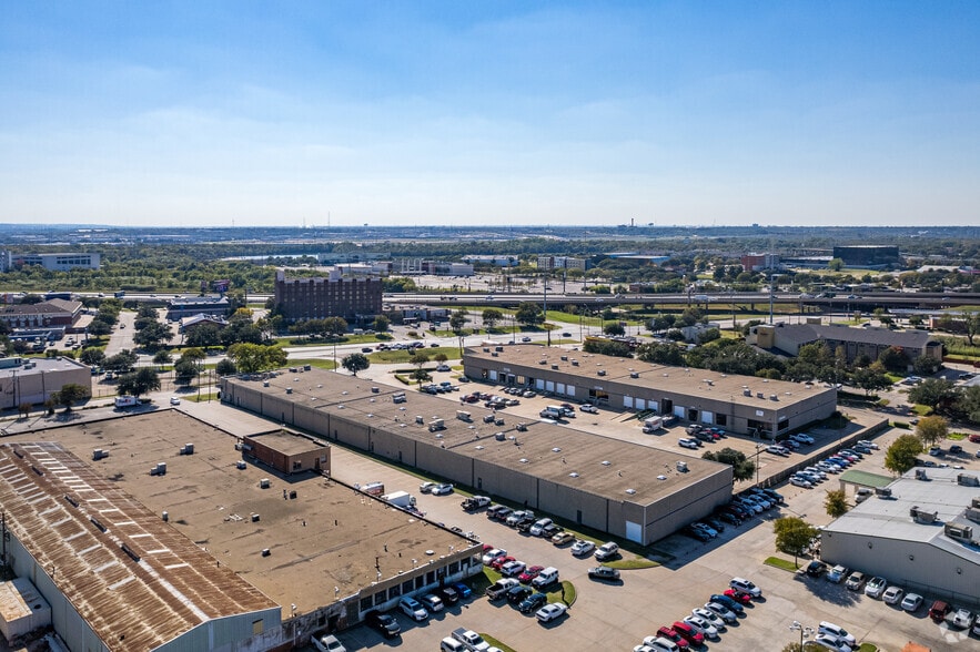 More Photos Of 2515 Willowbrook Rd, Dallas Warehouse For Lease