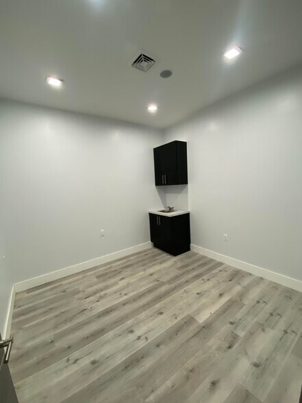 More Photos Of 21915 Linden Blvd, Cambria Heights Office For Sale