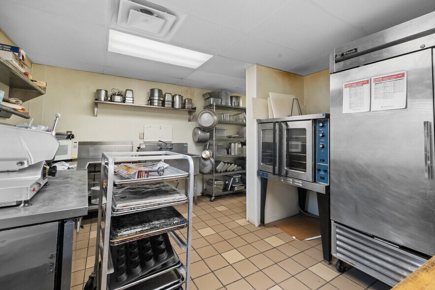 More Photos Of 12483 Lodge Dr, Garfield Lodge Meeting Hall For Lease