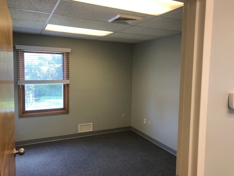 More Photos Of 146 New Britain Ave, Plainville Medical For Lease