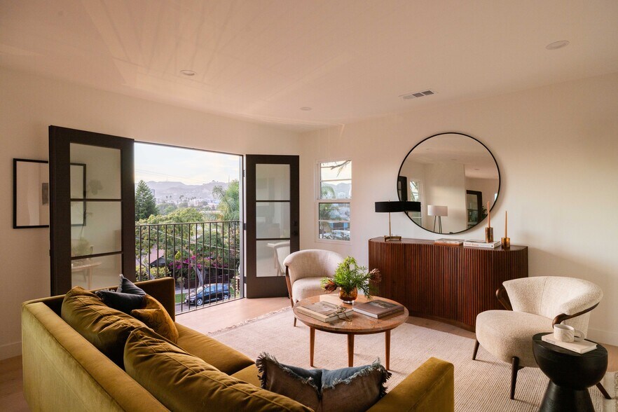 More Photos Of 1018 Manzanita St, Los Angeles Apartments For Sale