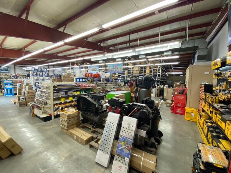 More Photos Of 301 N Main St, Blythe Freestanding For Sale
