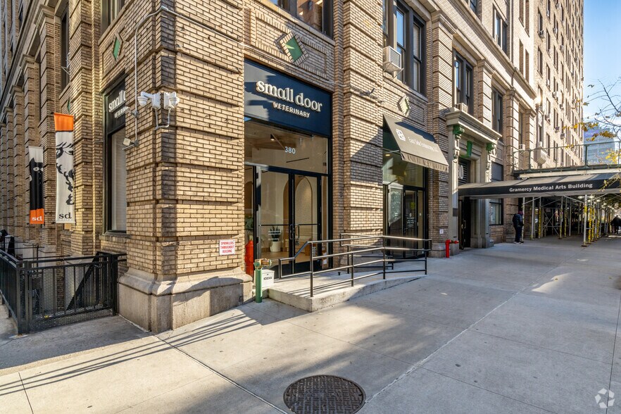 More Photos Of 380 Second Ave, New York Medical For Lease
