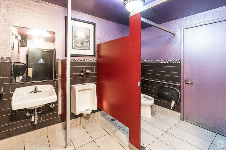 More Photos Of 1535-1541 Giammona Dr, Walnut Creek Storefront For Sale