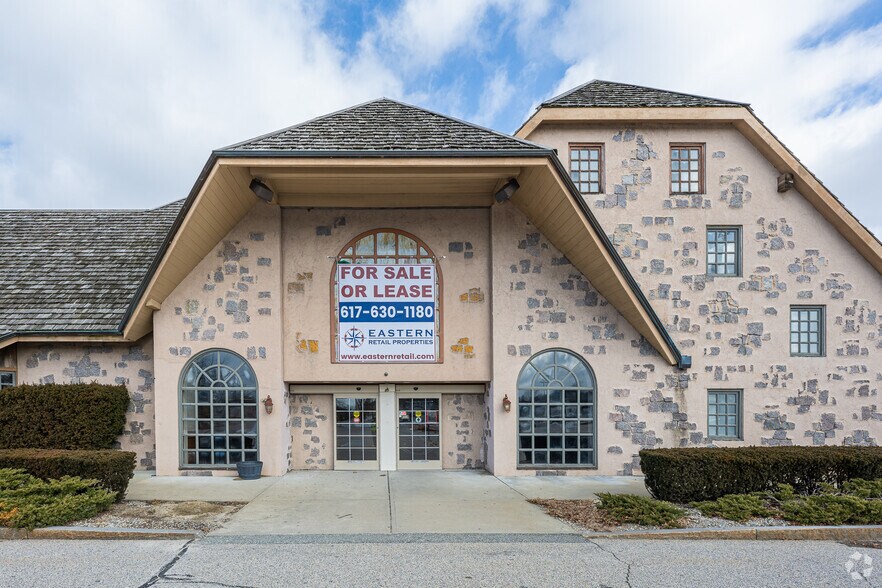 More Photos Of 300 Quaker Ln, Warwick Unknown For Lease