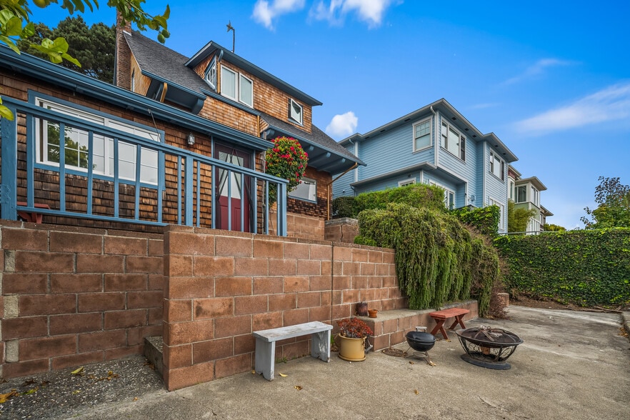 More Photos Of 2000 Clinton Ave, Alameda Apartments For Sale