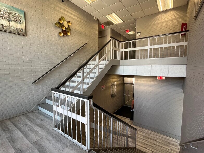 More Photos Of 14332-14430 Richmond Hwy, Woodbridge Unknown For Lease