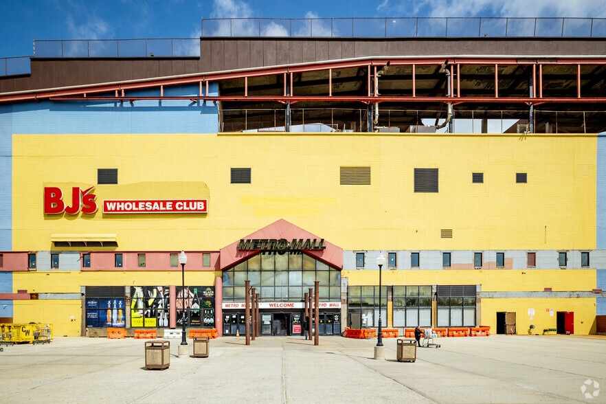 More Photos Of 66-26 Metropolitan Ave, Middle Village General Retail For Lease