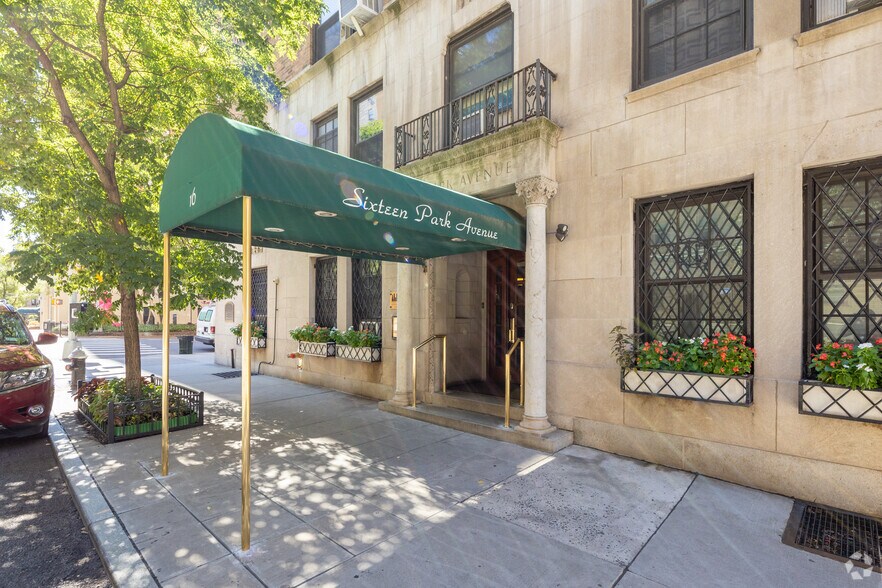 More Photos Of 16 Park Ave, New York Apartments For Sale