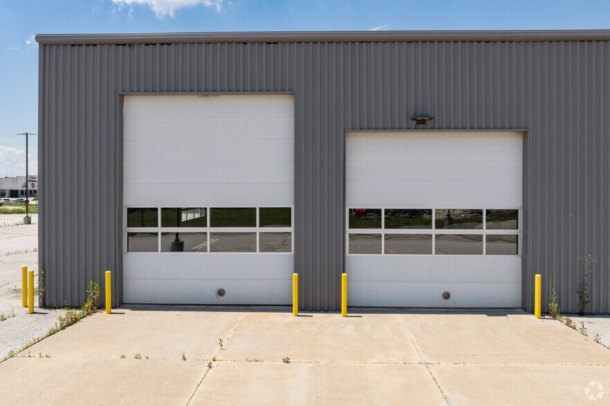 More Photos Of 1202 S Business 54, Fulton Auto Dealership For Sale
