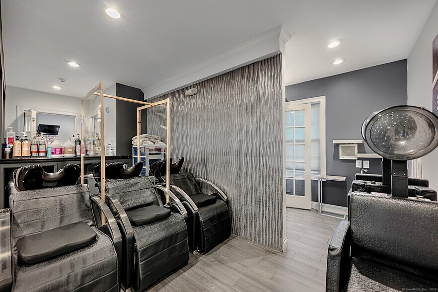 More Photos Of 85 Park Rd, West Hartford Storefront Retail Residential For Sale