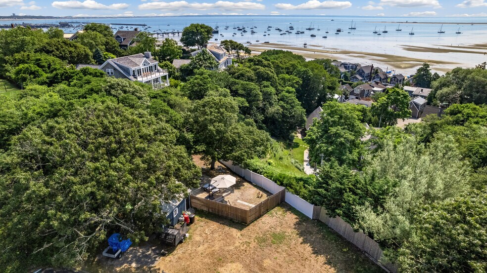 More Photos Of 105 Bradford Street Ext, Provincetown Hotel For Sale