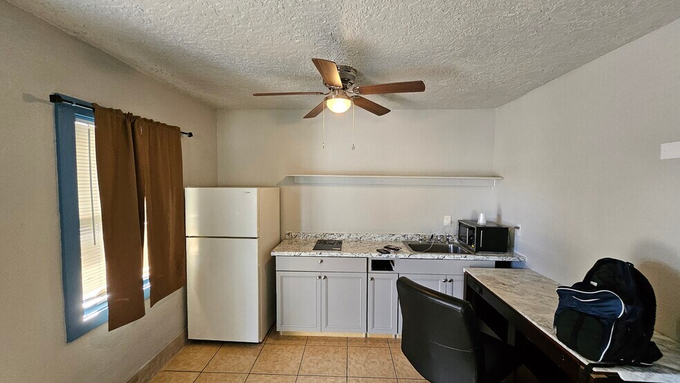 More Photos Of 430 W Merritt Island Cswy, Merritt Island Hotel For Sale