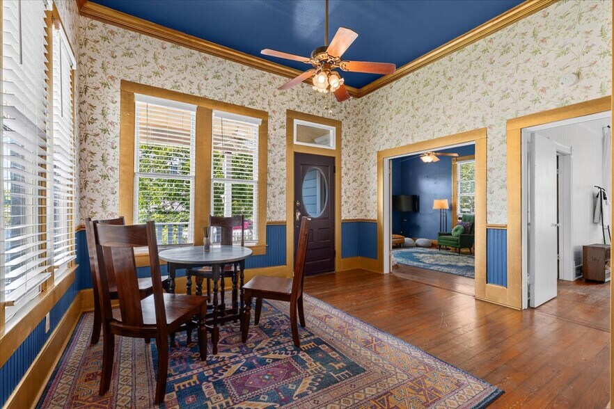 More Photos Of 702 E Main St, Round Rock Office Residential For Sale