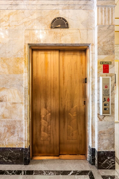 More Photos Of 6400-6404 Hollywood Blvd, Los Angeles Office For Sale