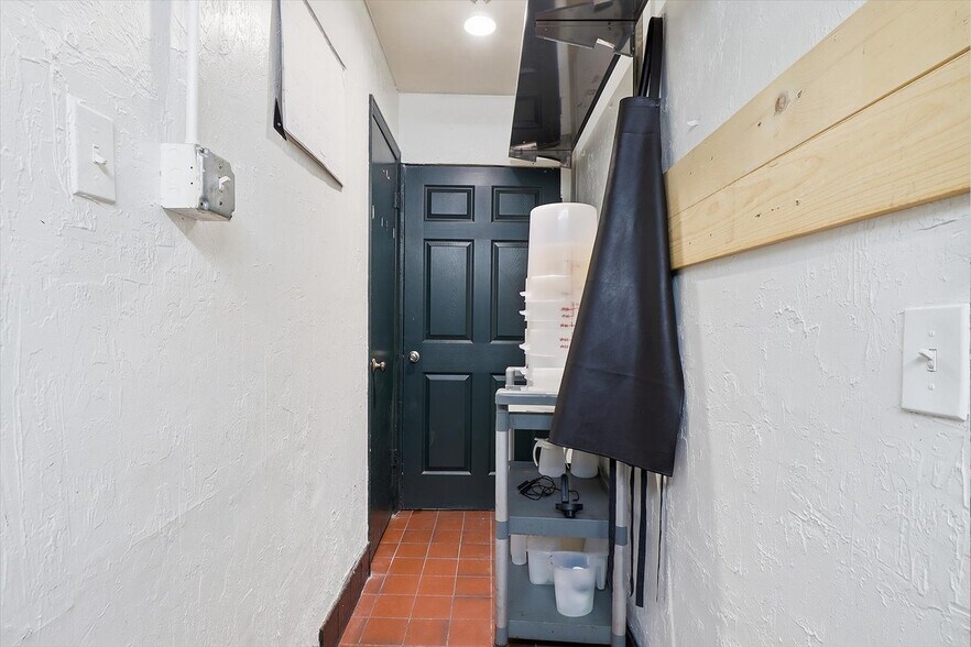 More Photos Of 859 S US Highway 41, Inverness Restaurant For Sale