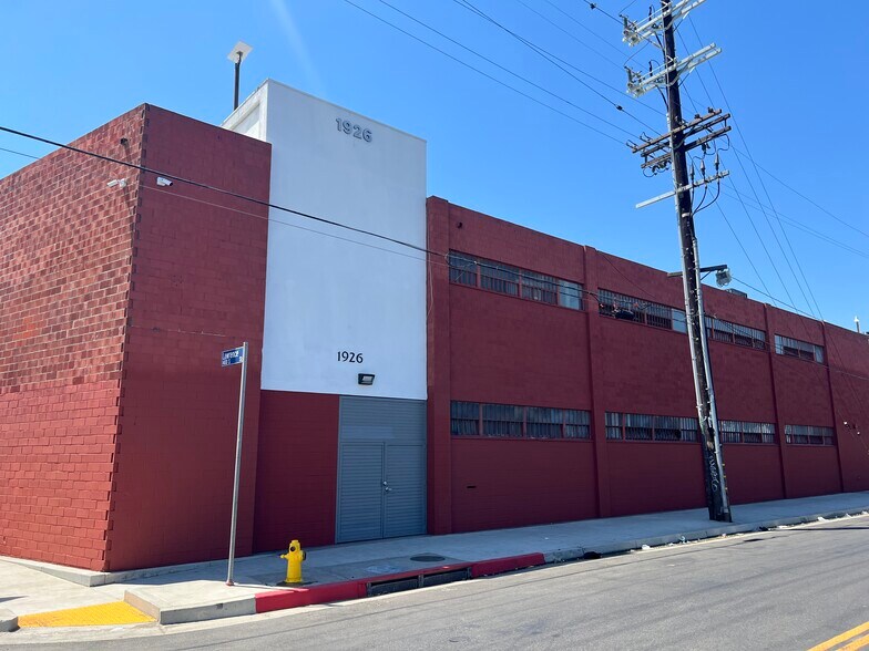 More Photos Of 1926 E 14th St, Los Angeles Warehouse For Lease