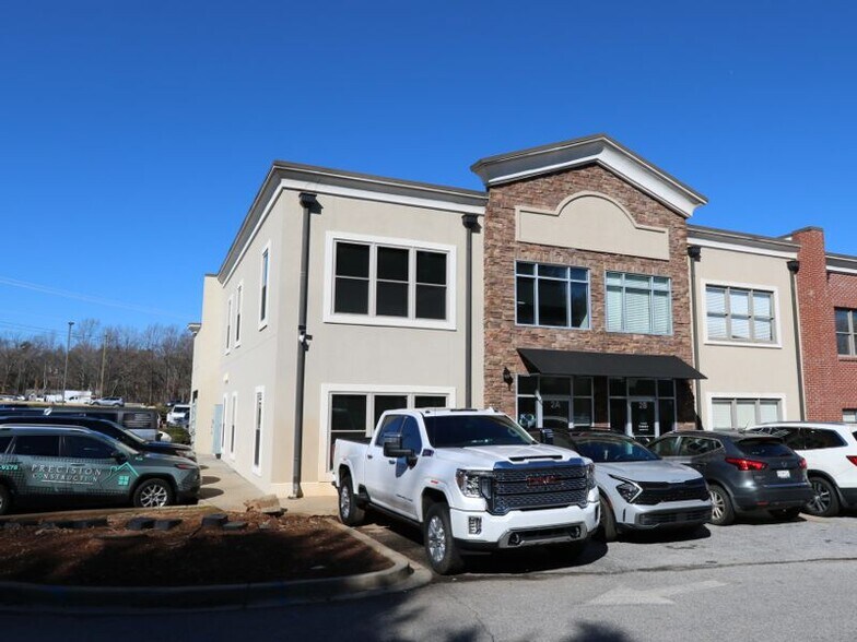 More Photos Of 955 W Wade Hampton Blvd, Greer Office For Lease