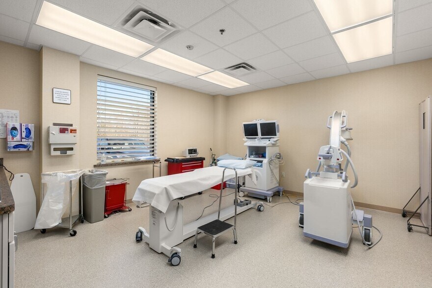 More Photos Of 4-6 West St, West Hatfield Medical For Sale